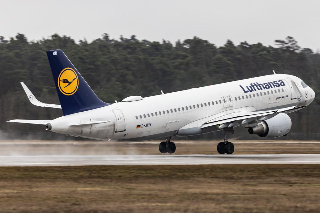 Frankfurt Airport: Lufthansa (LH / DLH) |  Airbus A320-214 A320 | D-AIUB | MSN 5972