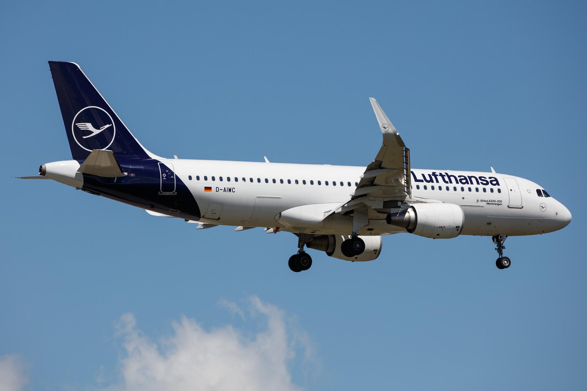 Frankfurt Airport: Lufthansa (LH / DLH) |  Airbus A320-214 A320 | D-AIWC | MSN 8667