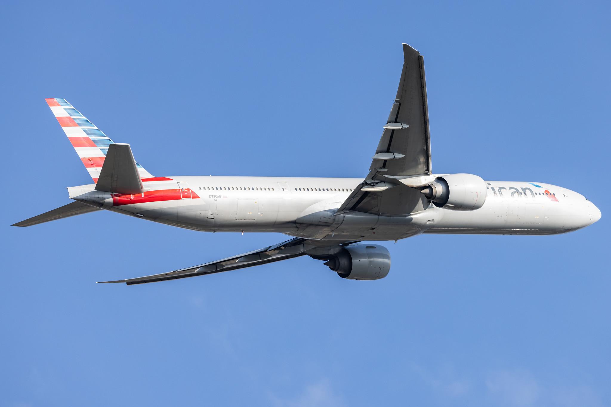 London Heathrow: American Airlines (AA / AAL) |  Boeing 777-323(ER) B77W | N720AN | MSN 33522