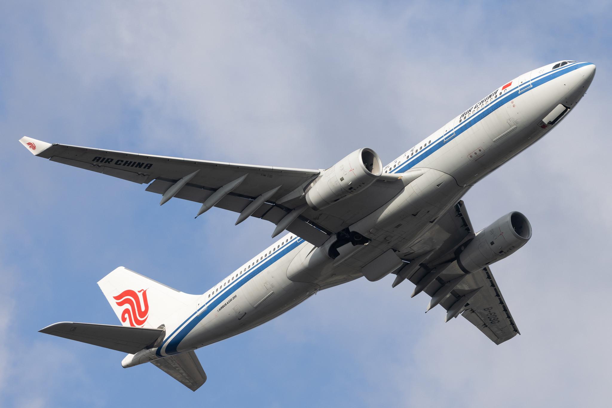 London Heathrow: Air China (CA / CCA) |  Airbus A330-243 A332 | B-6090 | MSN 0860