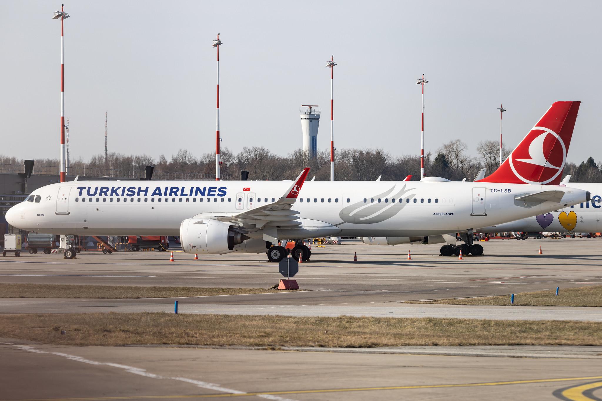 Hamburg Airport: Turkish Airlines (TK / THY) |  Airbus A321-271NX A21N | TC-LSB | MSN 08257