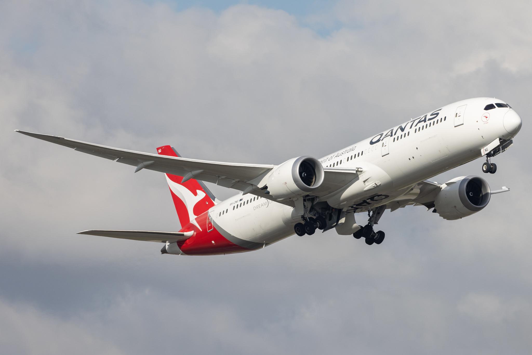 London Heathrow: Qantas (QF / QFA) |  Boeing 787-9 Dreamliner B789 | VH-ZNG | MSN 36240