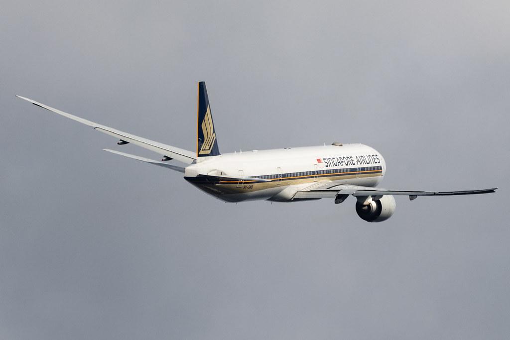 London Heathrow: Singapore Airlines (SQ / SIA) |  Boeing 777-312(ER) B77W | 9V-SNB | MSN 42241