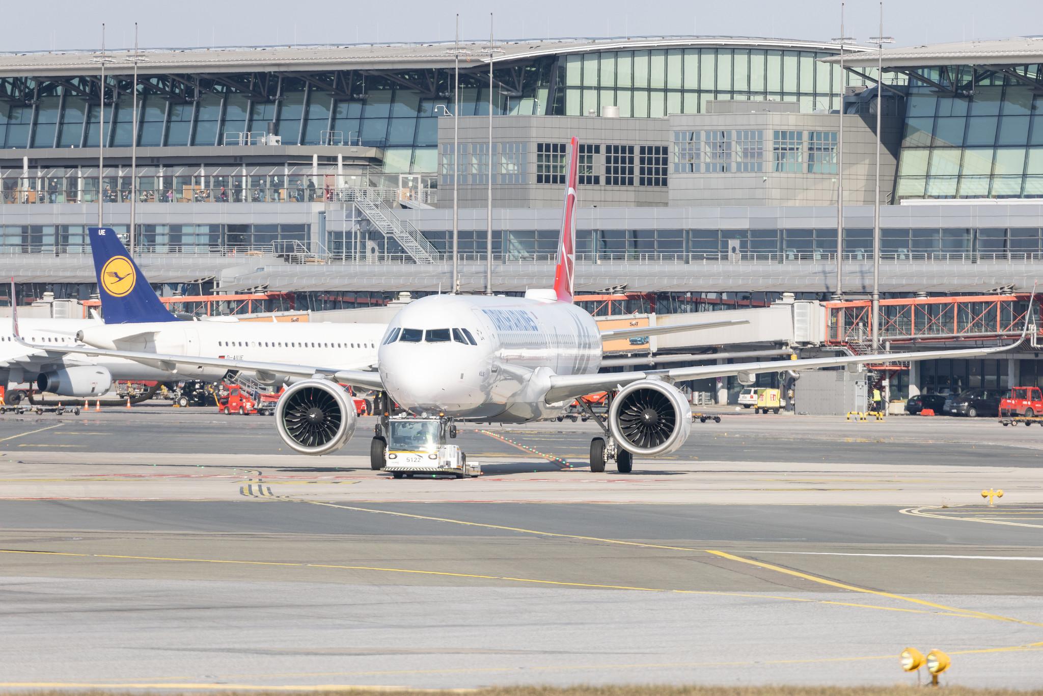Hamburg Airport: Turkish Airlines (TK / THY) |  Airbus A321-271NX A21N | TC-LSB | MSN 08257