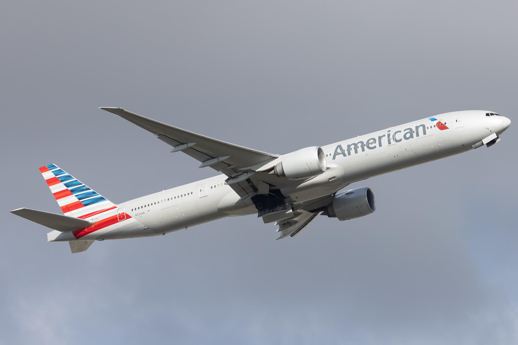 London Heathrow: American Airlines (AA / AAL) |  Boeing 777-323(ER) B77W | N724AN | MSN 31548