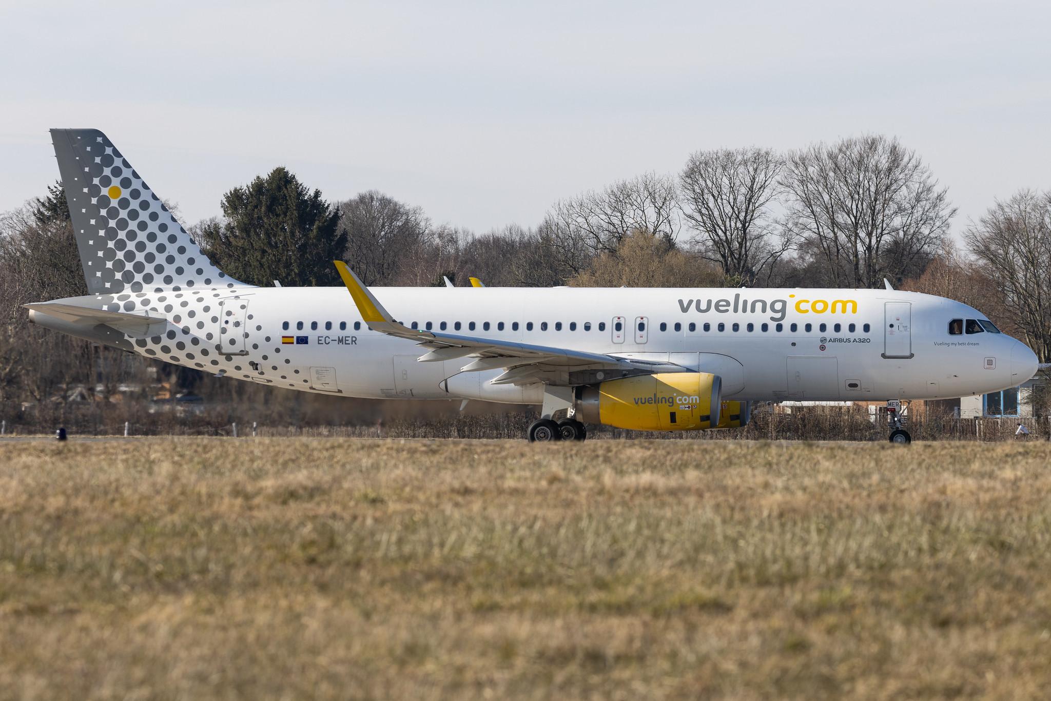 Hamburg Airport: Vueling (VY / VLG) |  Airbus A320-232 A320 | EC-MER | MSN 6510
