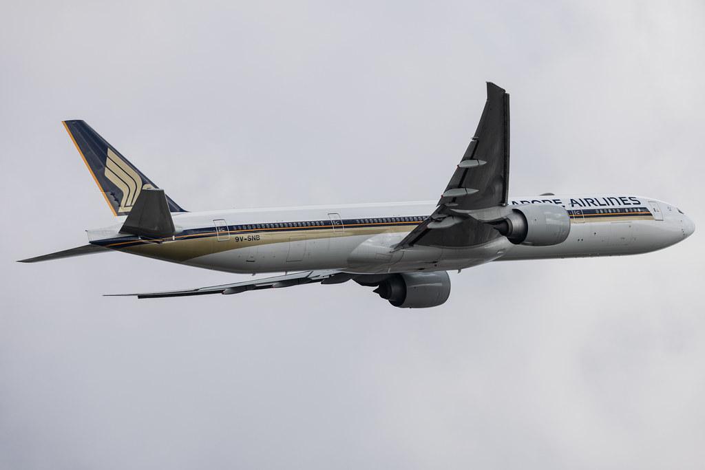 London Heathrow: Singapore Airlines (SQ / SIA) |  Boeing 777-312(ER) B77W | 9V-SNB | MSN 42241