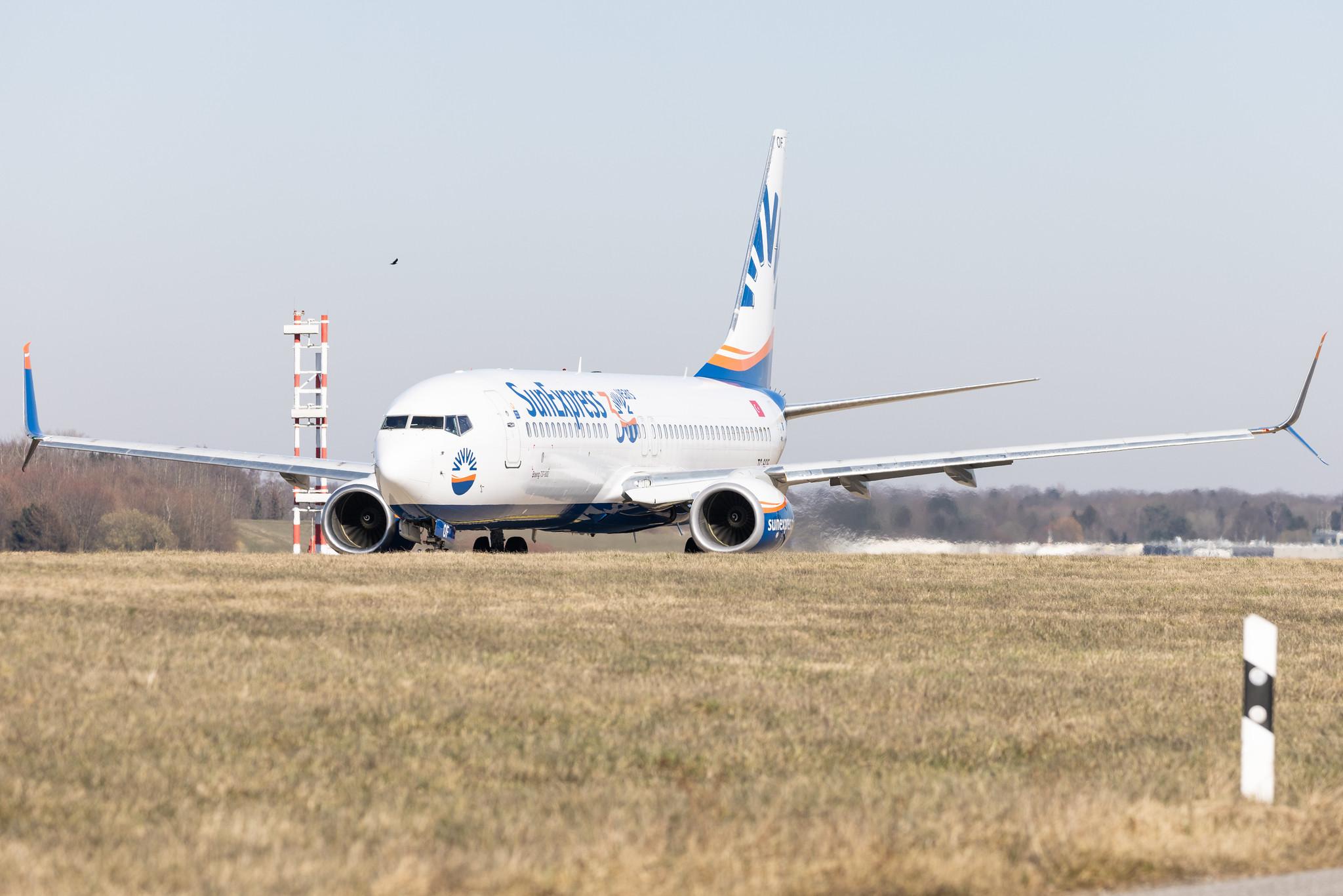 Hamburg Airport: SunExpress (XQ / SXS) |  Boeing 737-8HC B738 | TC-SOF | MSN 61191