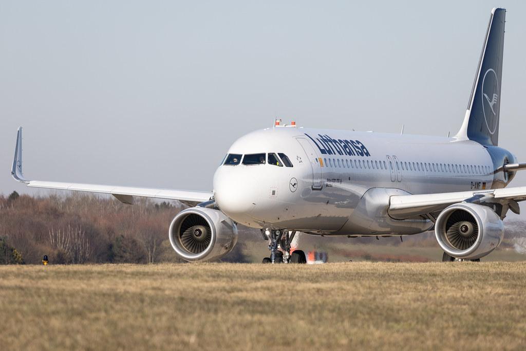 Hamburg Airport: Lufthansa (LH / DLH) |  Airbus A320-214 A320 | D-AIWF | MSN 8853