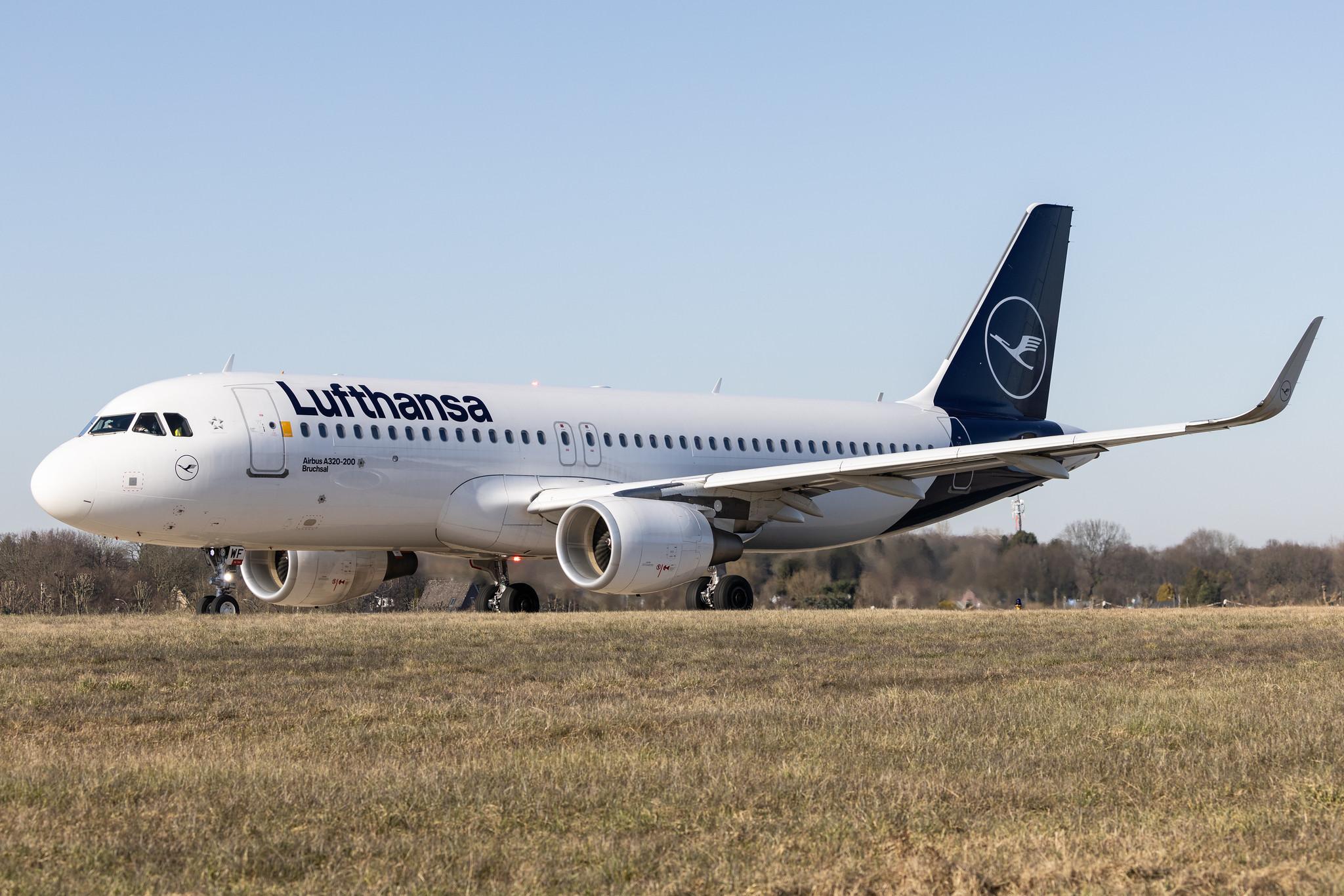 Hamburg Airport: Lufthansa (LH / DLH) |  Airbus A320-214 A320 | D-AIWF | MSN 8853