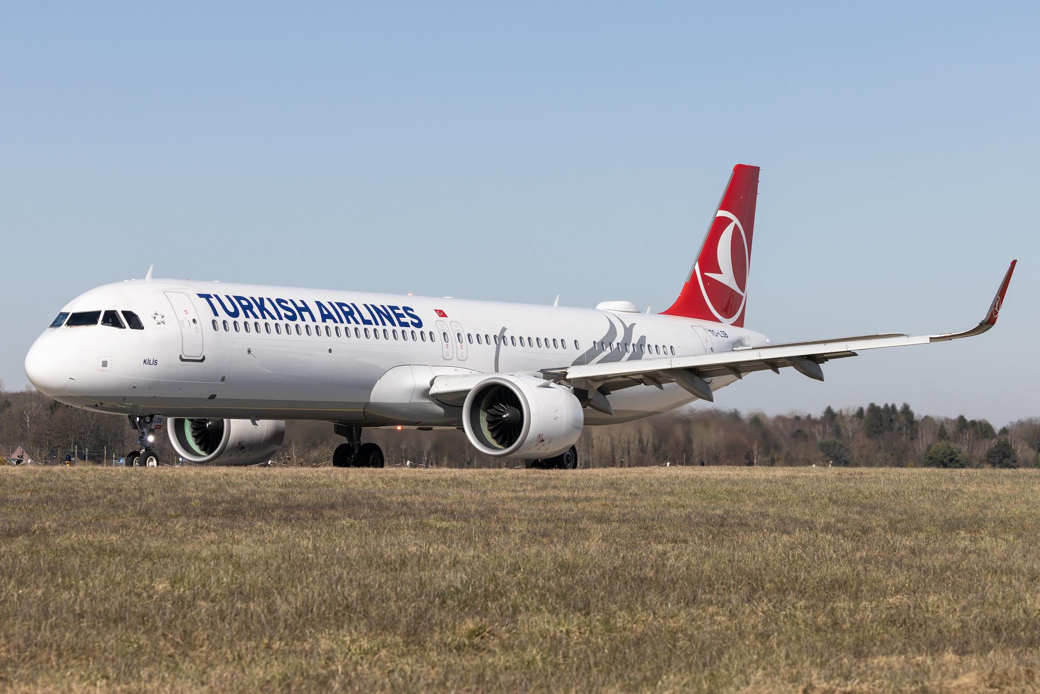 Hamburg Airport: Turkish Airlines (TK / THY) |  Airbus A321-271NX A21N | TC-LSB | MSN 08257