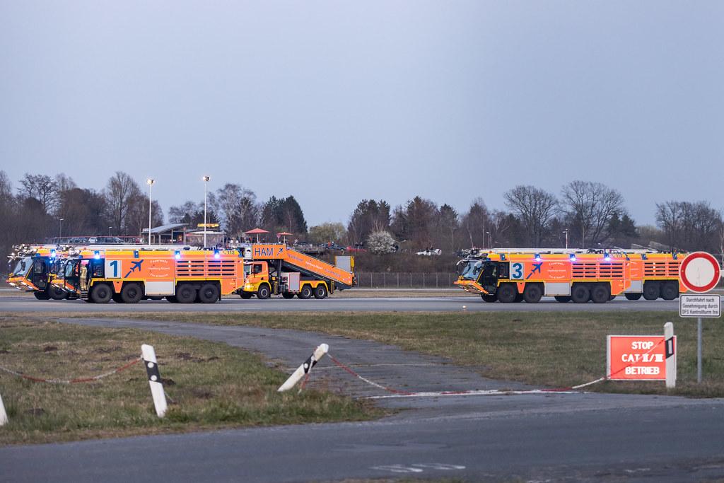 Hamburg Airport: Die Hamburger Flughafenfeuerwehr bei der Arbeit.