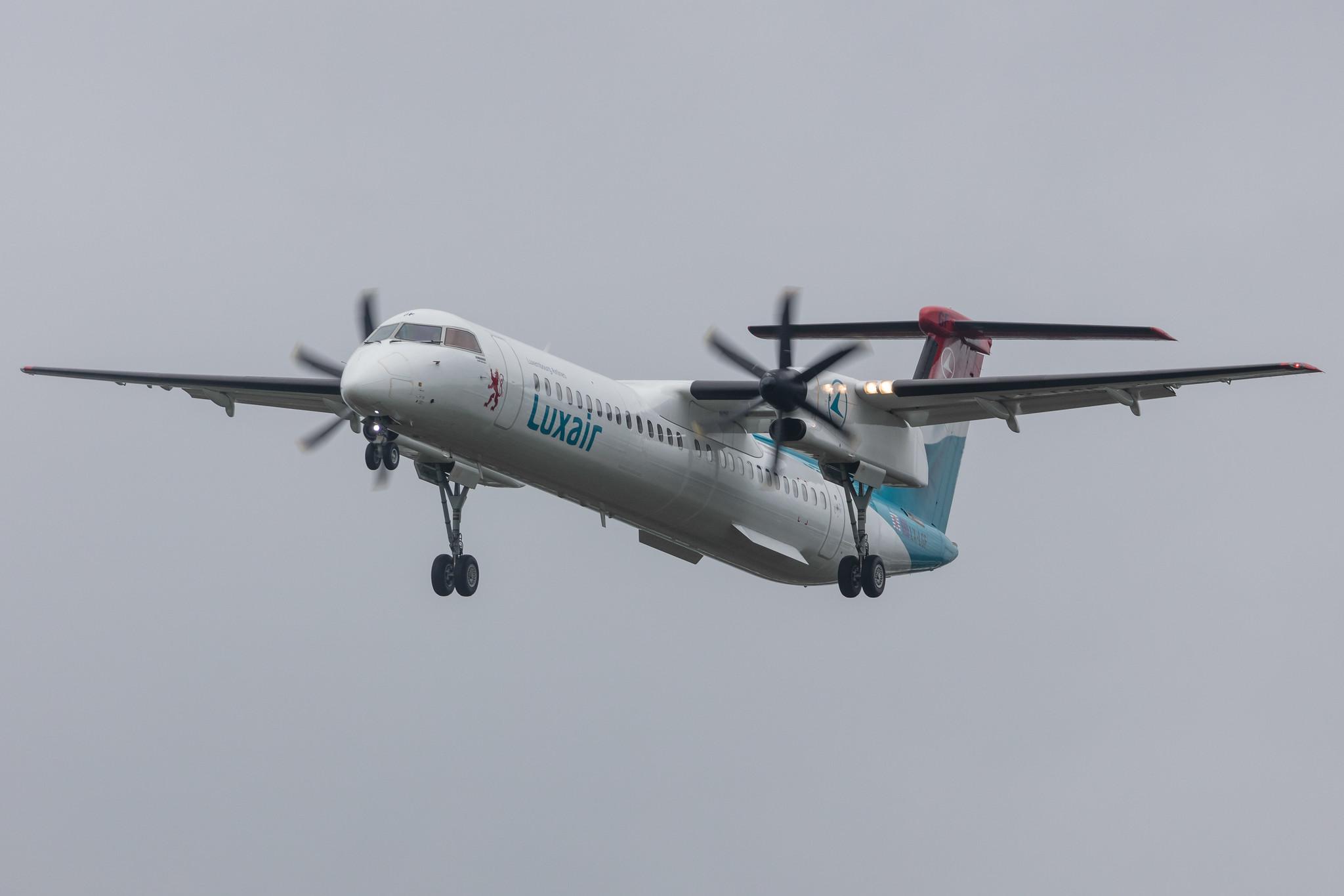 Hamburg Airport: Luxair (LG / LGL) |  De Havilland Canada Dash 8-400 DH8D | LX-LGF | MSN 4349