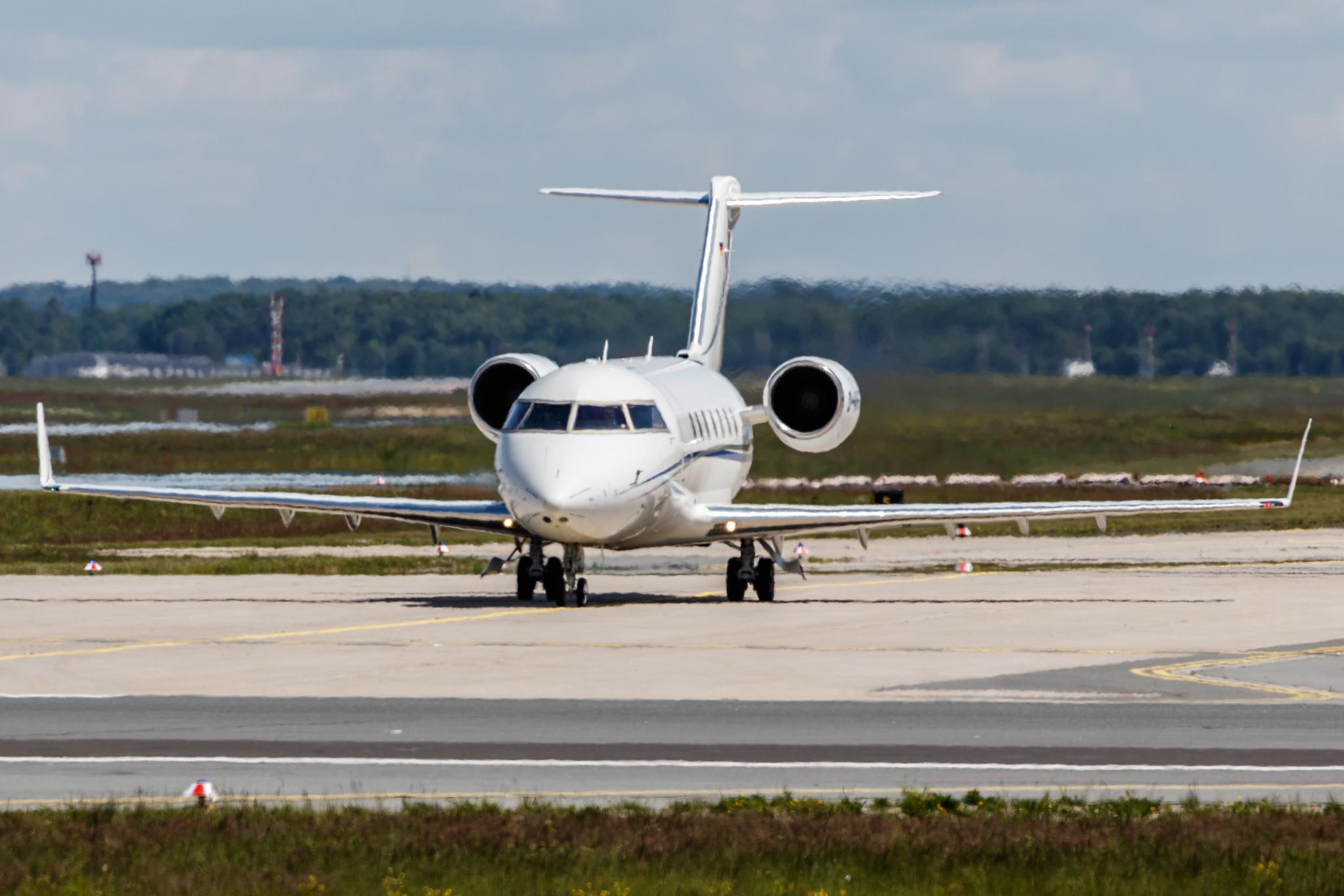 Frankfurt Airport: JetAir Flug |  Bombardier Challenger 605 CL60 | D-ABEY | MSN 5863