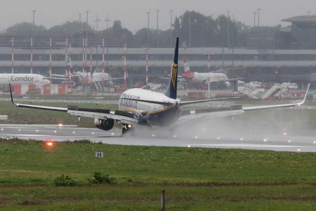 Hamburg Airport: Ryanair (FR / RYR) | Operator: Buzz |  Boeing 737-8AS B738 | SP-RKC | MSN 44738
