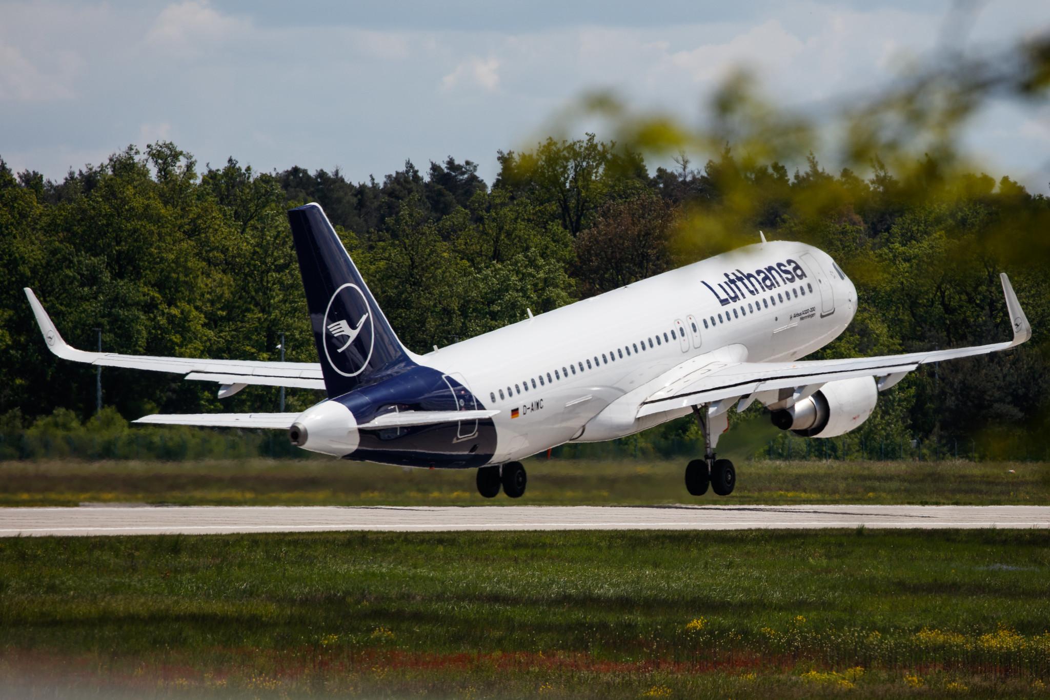Frankfurt Airport: Lufthansa (LH / DLH) |  Airbus A320-214 A320 | D-AIWC | MSN 8667