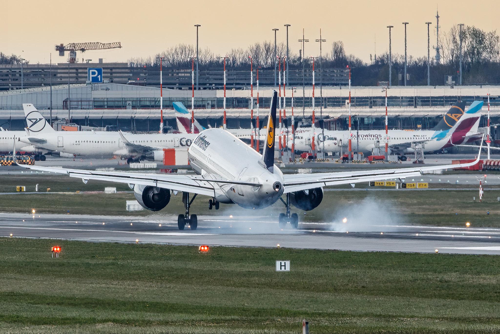 Hamburg Airport: Lufthansa (LH / DLH) |  Airbus A320-271N A20N | D-AINF | MSN 7577