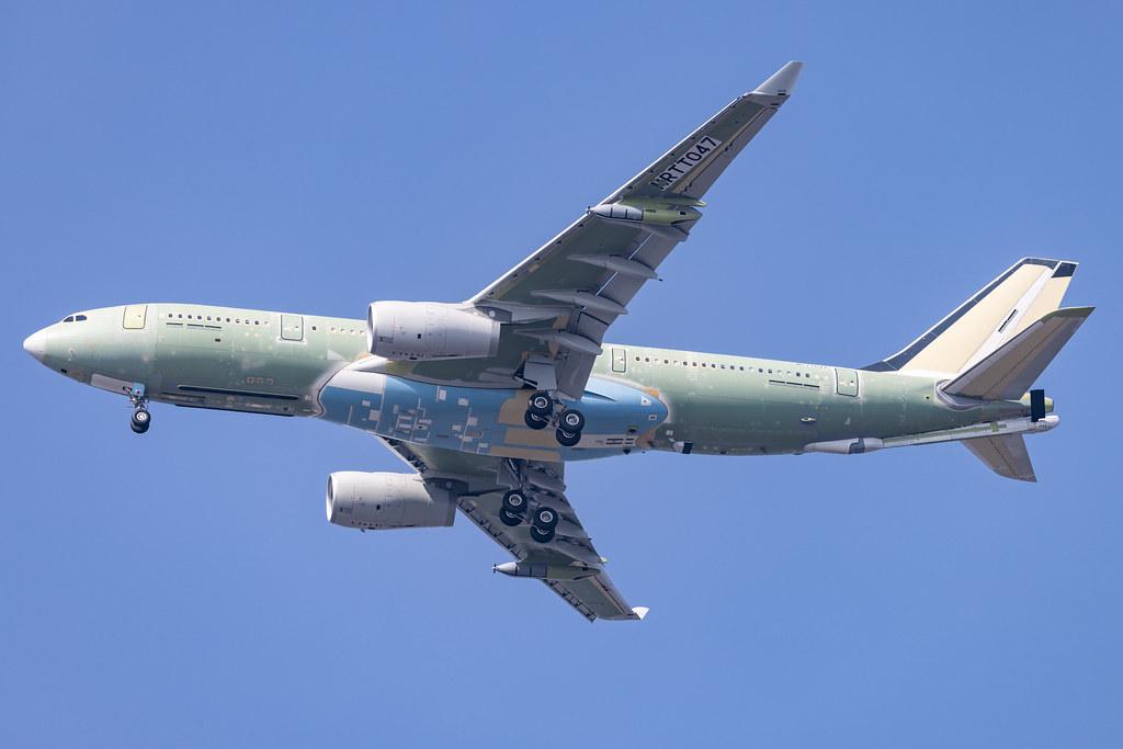 Hamburg Finkenwerder: Armée de l'Air (French Air Force) (/ CTM) |  Airbus A330-243MRTT A332 | MRTT047 | MSN 1998