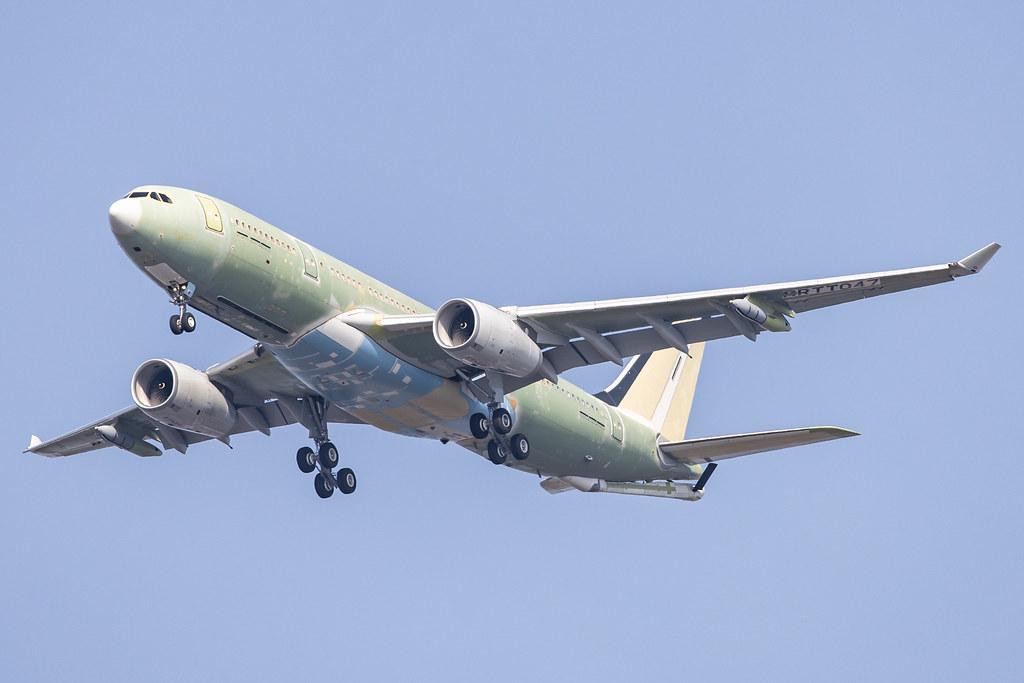 Hamburg Finkenwerder: Armée de l'Air (French Air Force) (/ CTM) |  Airbus A330-243MRTT A332 | MRTT047 | MSN 1998
