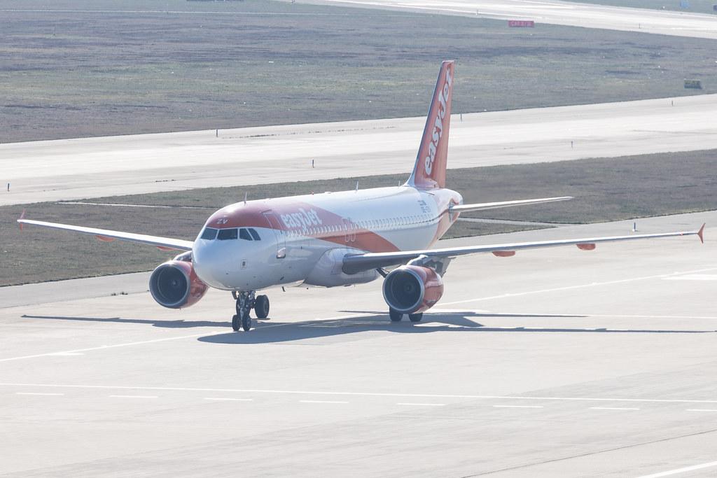 Köln Bonn Airport: easyJet (U2 / EZY) | Operator: easyJet Europe |  Airbus A320-214 A320 | OE-IZV | MSN 2968