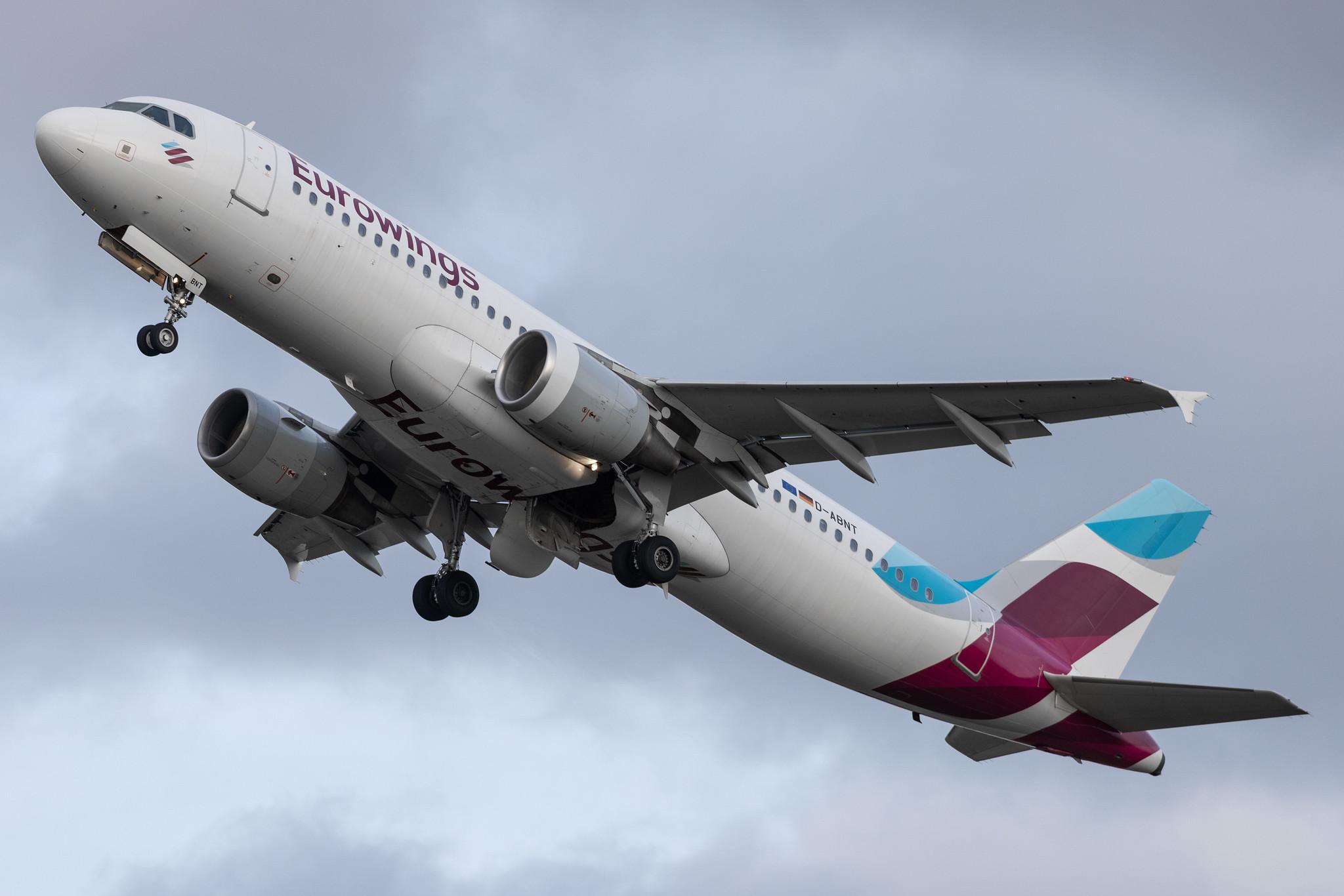 Hamburg Airport: Eurowings (EW / EWG) |  Airbus A320-214 A320 | D-ABNT | MSN 2562