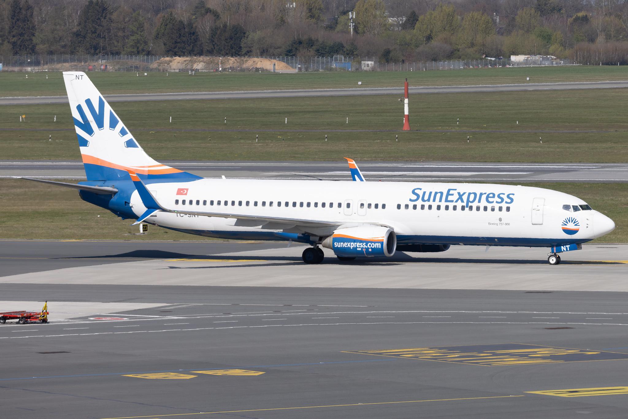 Hamburg Airport: SunExpress (XQ / SXS) |  Boeing 737-8HC B738 | TC-SNT | MSN 40755
