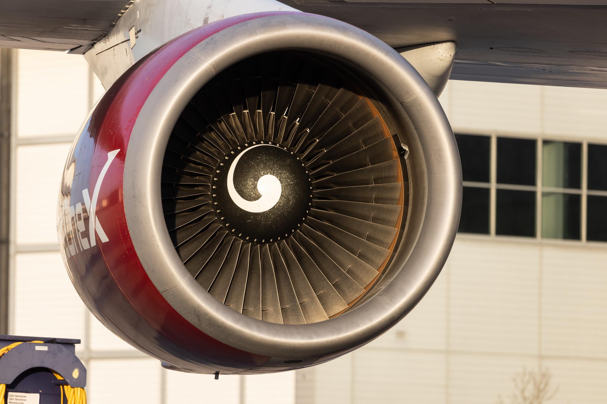 Hamburg Airport: JetOneX |  Boeing 747-41R B744 | VQ-BZV | MSN 29406