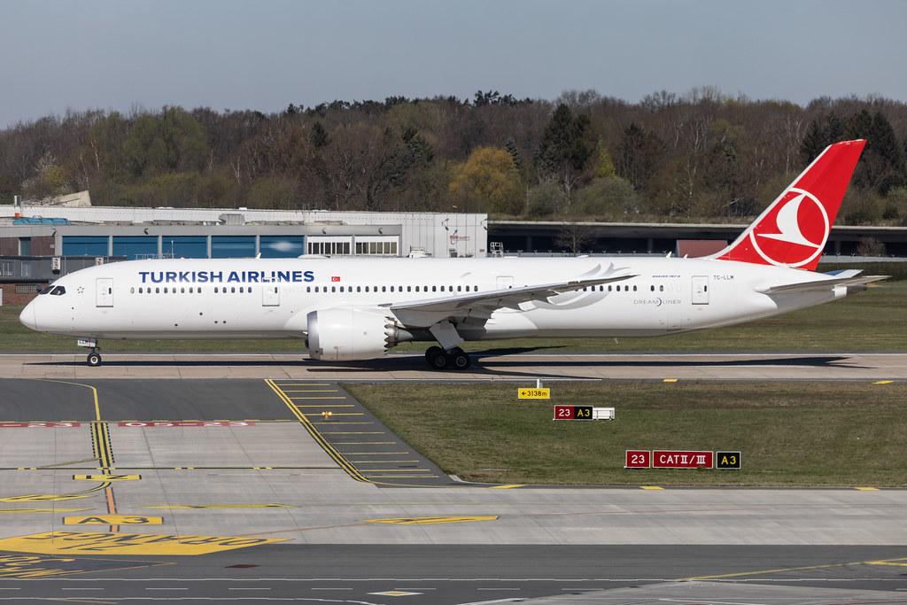 Hamburg Airport: AnadoluJet (TK / THY) | Operator: Turkish Airlines |  Boeing 737-8F2 B738 | TC-JHE | MSN 35744