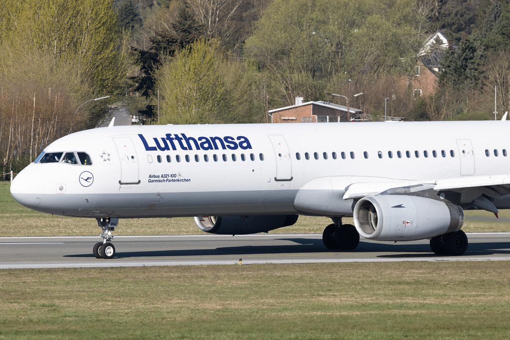 Hamburg Airport: Lufthansa (LH / DLH) |  Airbus A321-131 A321 | D-AIRH | MSN 0412