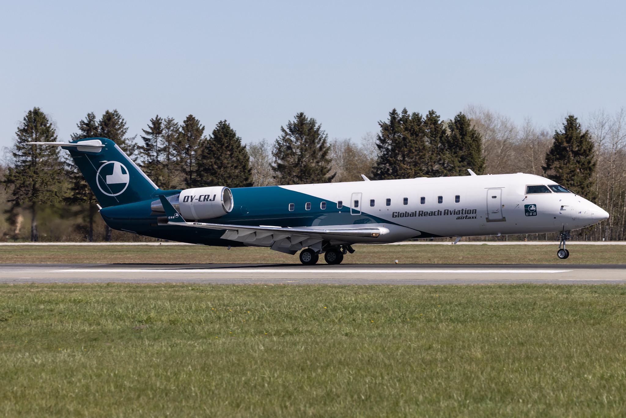 Hamburg Airport: Copenhagen Airtaxi (/ CAT) |  Mitsubishi CRJ-200LR CRJ2 | OY-CRJ | MSN 7384