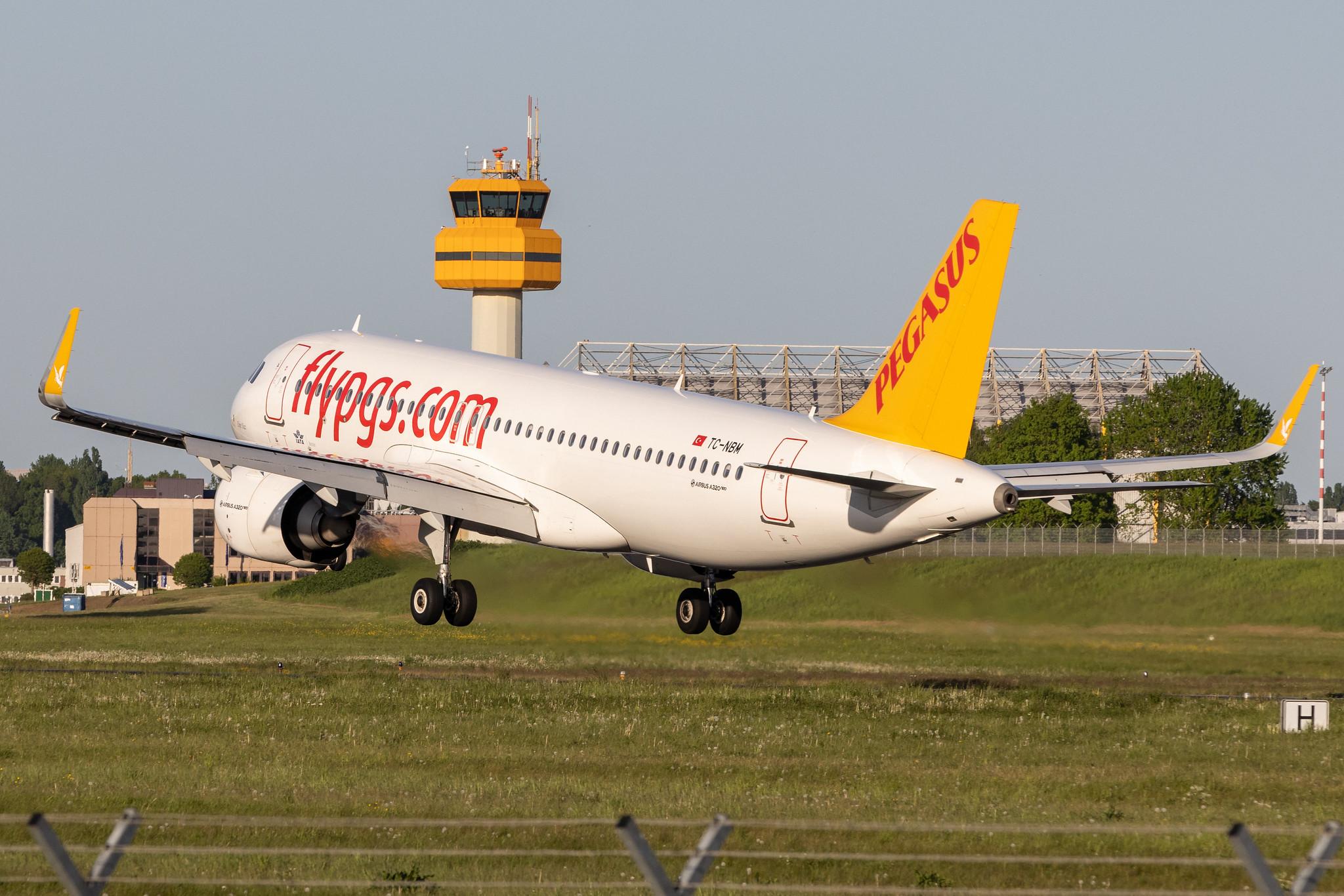 Hamburg Airport: Pegasus (PC / PGT) | Operator: Pegasus Airlines |  Airbus A320-251N A20N | TC-NBM | MSN 07990