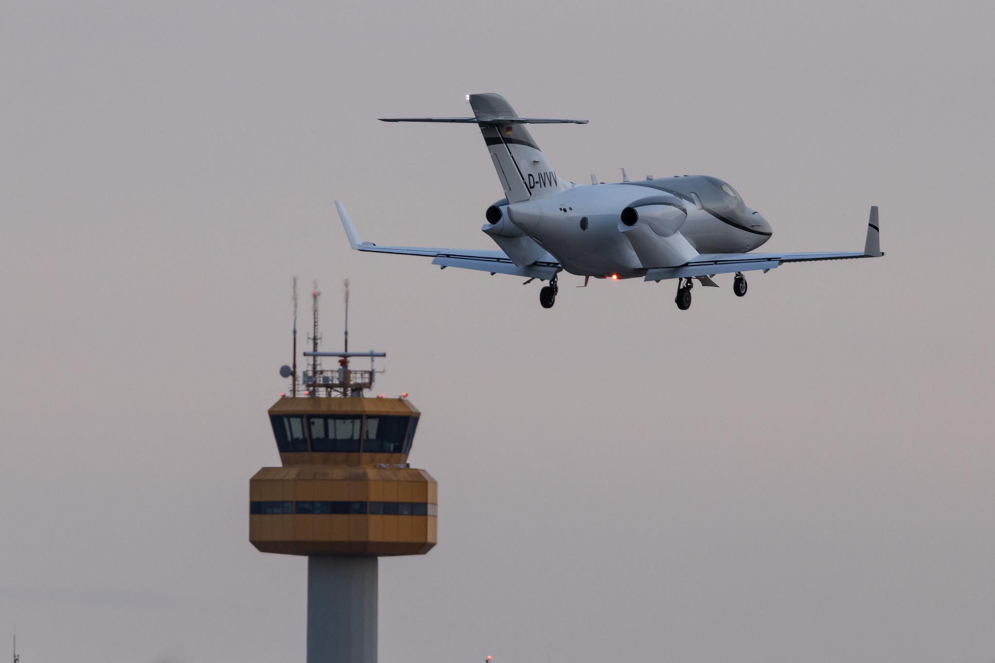 Hamburg Airport: Private Owner |  Honda HA-420 HondaJet HDJT | D-IVVV | MSN 42000060