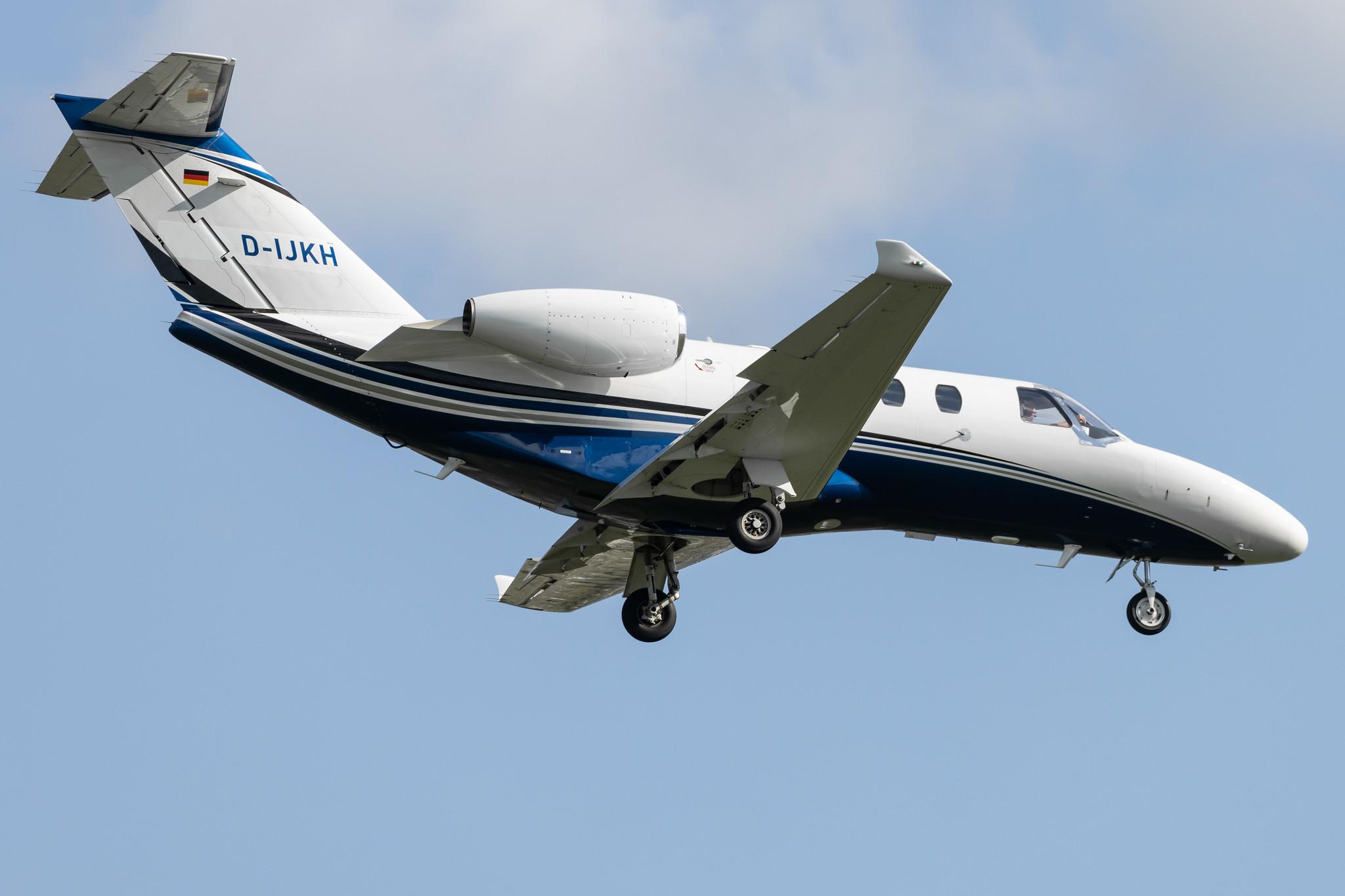 Hamburg Airport: Jetkontor (/ JKH) |  Cessna 525 Citation M2 C25M | D-IJKH | MSN 525-0929