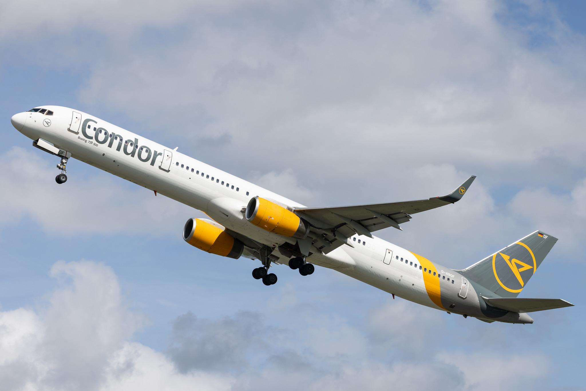 Hamburg Airport: Condor (DE / CFG) |  Boeing 757-330 B753 | D-ABOF | MSN 29013
