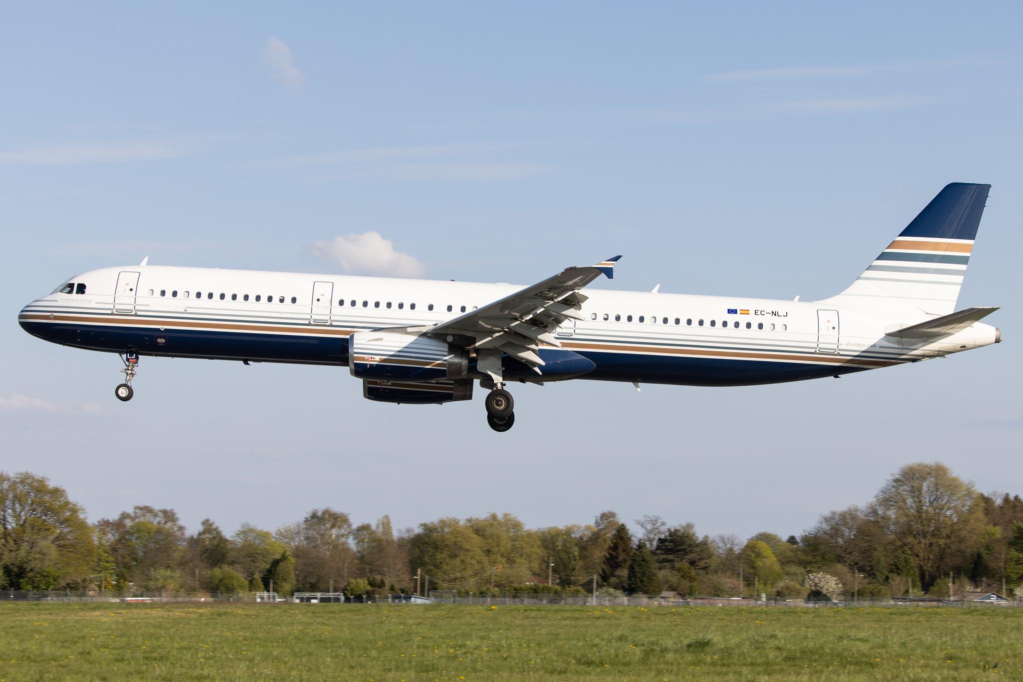 Hamburg Airport: Privilege Style (P6 / PVG) |  Airbus A321-231 A321 | EC-NLJ | MSN 03636