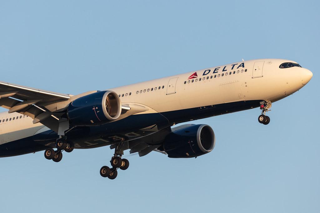 Amsterdam Schiphol: Delta Air Lines (DL / DAL) |  Airbus A330-941 A339 | N407DX | MSN 1957