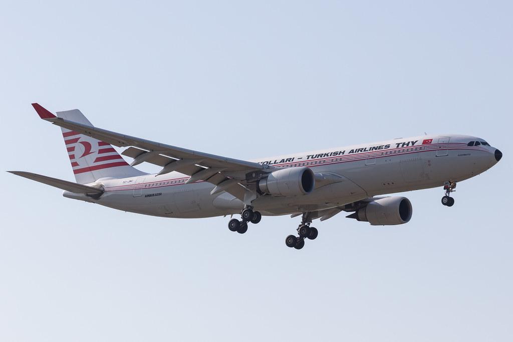 Amsterdam Schiphol: Turkish Airlines (TK / THY) |  Livery: Retro Livery |  Airbus A330-203 A332 | TC-JNC | MSN 0742