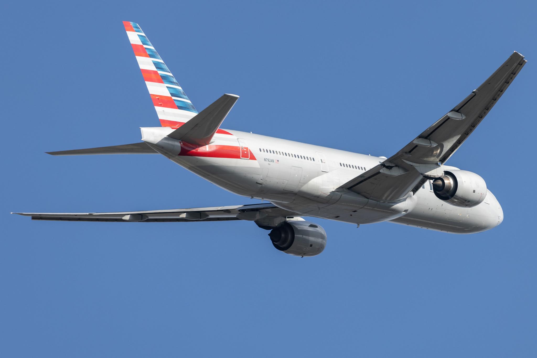 London Heathrow: American Airlines (AA / AAL) |  Boeing 777-223(ER) B772 | N792AN | MSN 30253