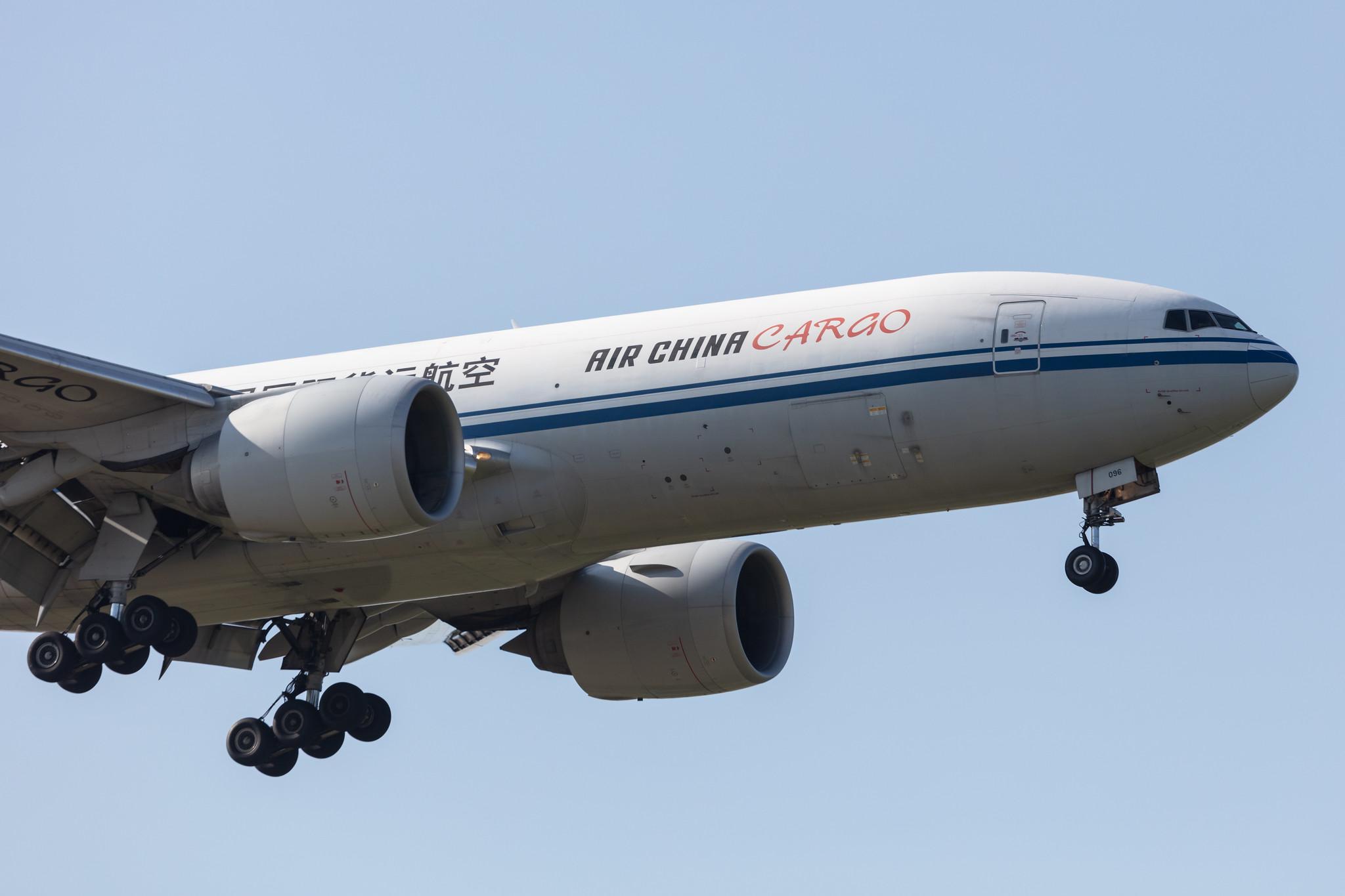 Amsterdam Schiphol: Air China Cargo (/ CAO) |  Boeing 777-FBT B77L | B-2096 | MSN 44679