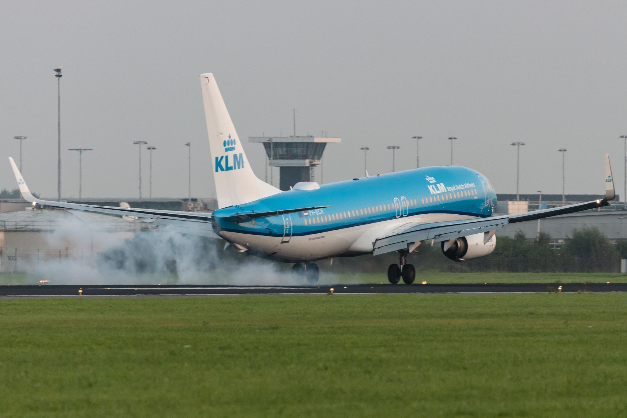 Amsterdam Schiphol: KLM (KL / KLM) |  Boeing 737-8K2 B738 | PH-BCH | MSN 62579
