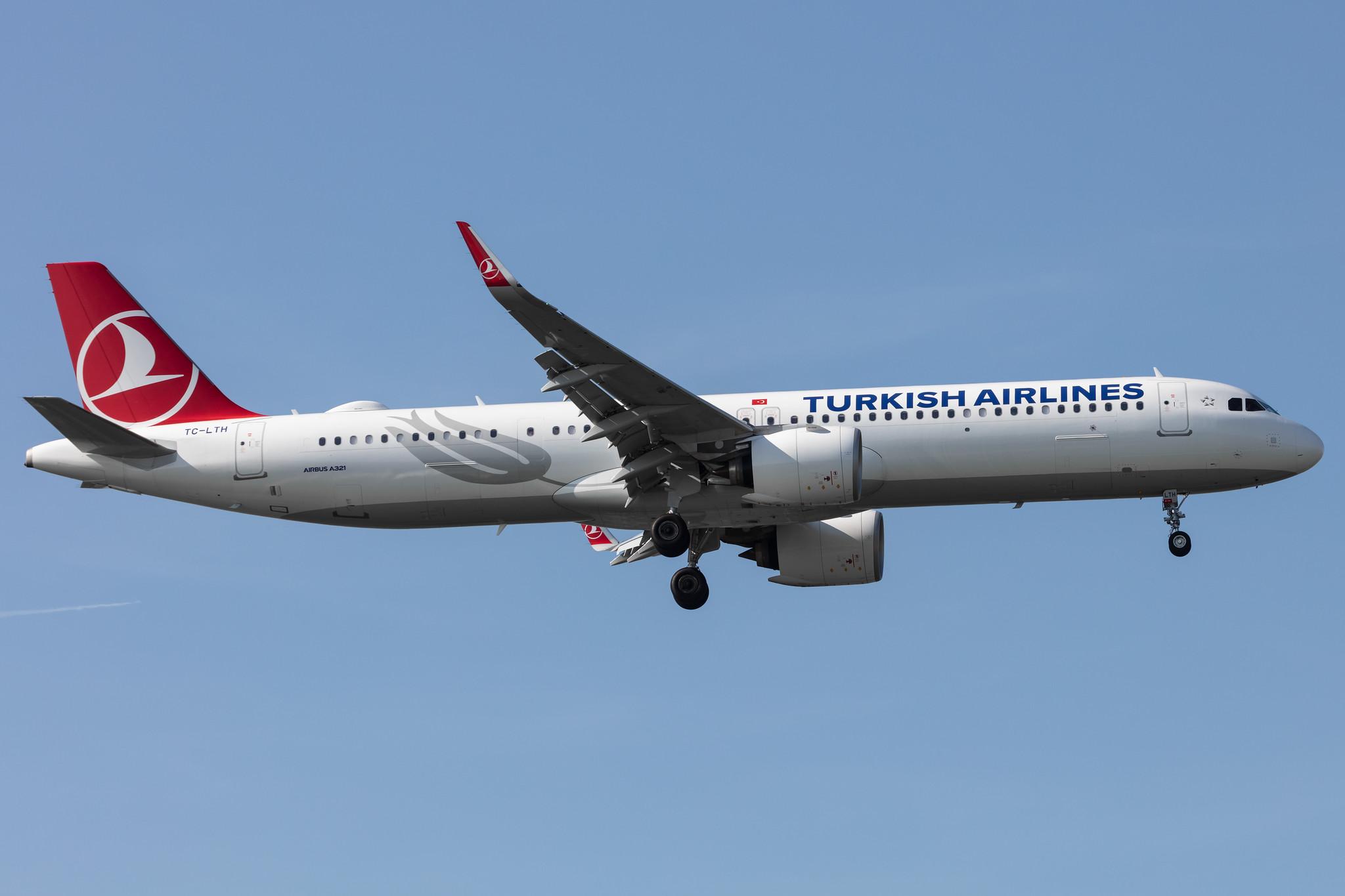 Amsterdam Schiphol: Turkish Airlines (TK / THY) |  Airbus A321-271NX A21N | TC-LTH | MSN 10382