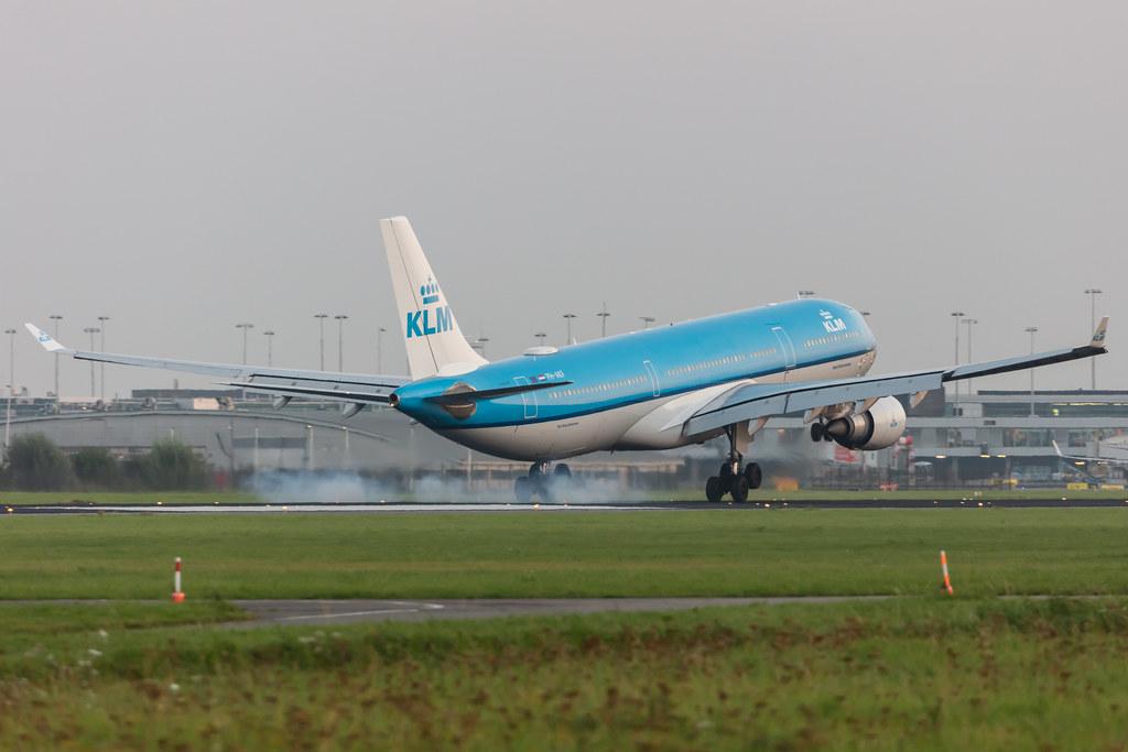 Amsterdam Schiphol: KLM (KL / KLM) |  Airbus A330-303 A333 | PH-AKF | MSN 1580