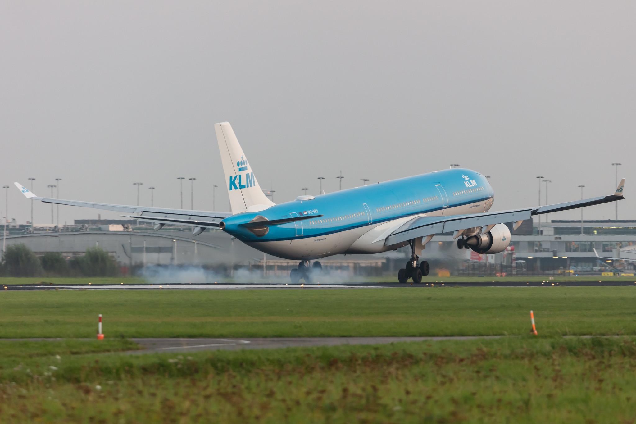 Amsterdam Schiphol: KLM (KL / KLM) |  Airbus A330-303 A333 | PH-AKF | MSN 1580