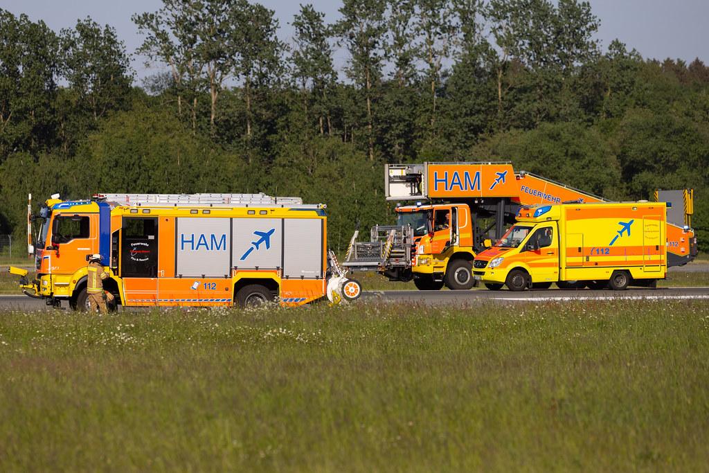 Hamburg Airport: Private Owner |  Piper PA-28-181 Archer III P28R | D-ESAN | MSN 2843028