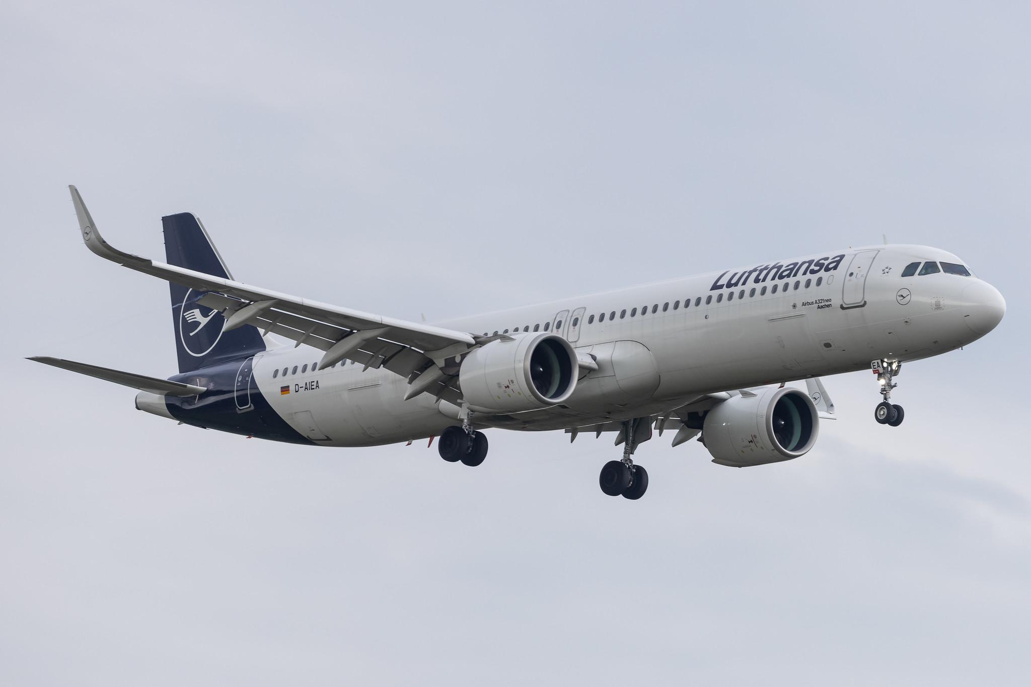 Hamburg Airport: Lufthansa (LH / DLH) |  Airbus A321-271NX A21N | D-AIEA | MSN 8761