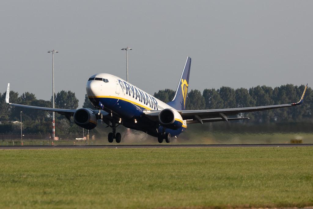 Amsterdam Schiphol: Ryanair (FR / RYR) |  Boeing 737-8AS B738 | EI-DWK | MSN 36078