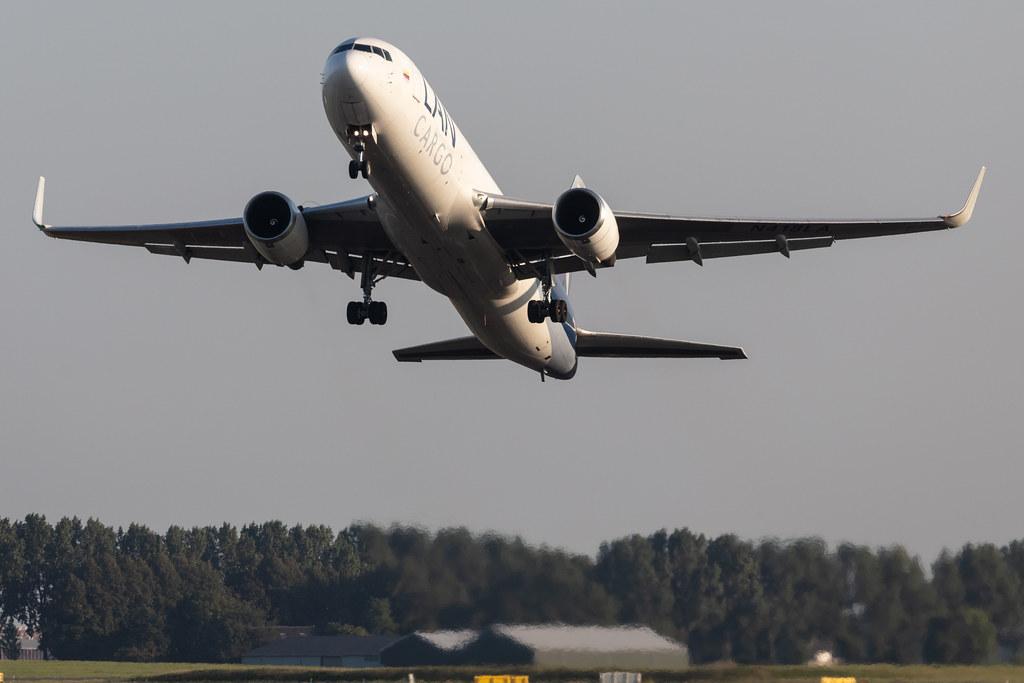 Amsterdam Schiphol: LATAM Cargo (UC / LCO) | Operator: LATAM Cargo Colombia |  Boeing 767-316F(ER) B763 | N418LA | MSN 34246