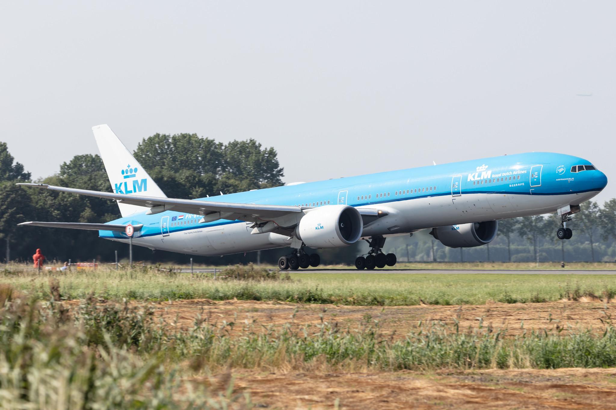Amsterdam Schiphol: KLM (KL / KLM) |  Boeing 777-306(ER) B77W | PH-BVG | MSN 38867