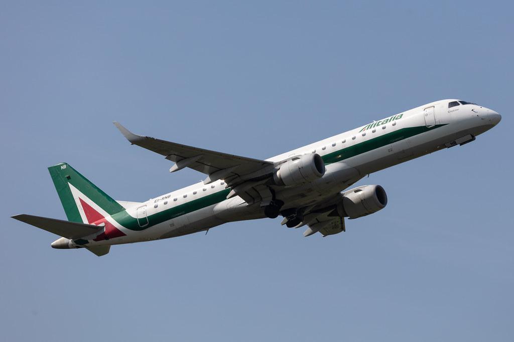 Amsterdam Schiphol: Alitalia (AZ / AZA) |  Embraer E190STD E190 | EI-RNB | MSN 19000479