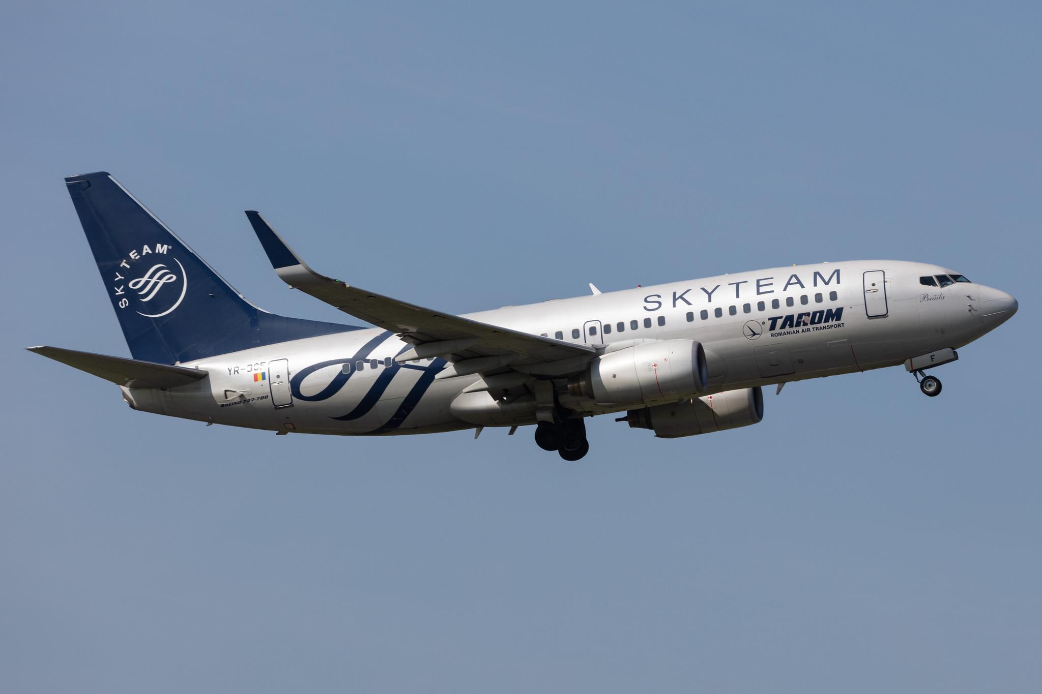 Amsterdam Schiphol: Tarom (RO / ROT) |  Livery: SkyTeam Livery |  Boeing 737-78J B737 | YR-BGF | MSN 28440